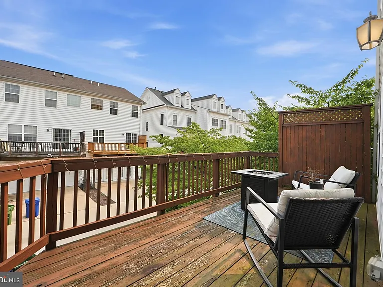 820 Ryan St — Photo 12