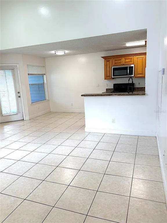 2 bed, 2.0 bath, 947 sqft, $1,650 — Photo 4