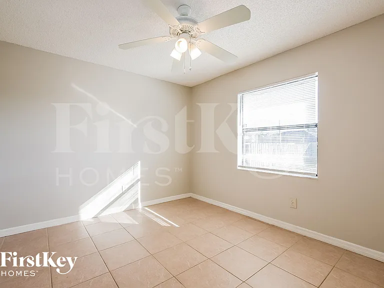 3208 Buckland St — Photo 12