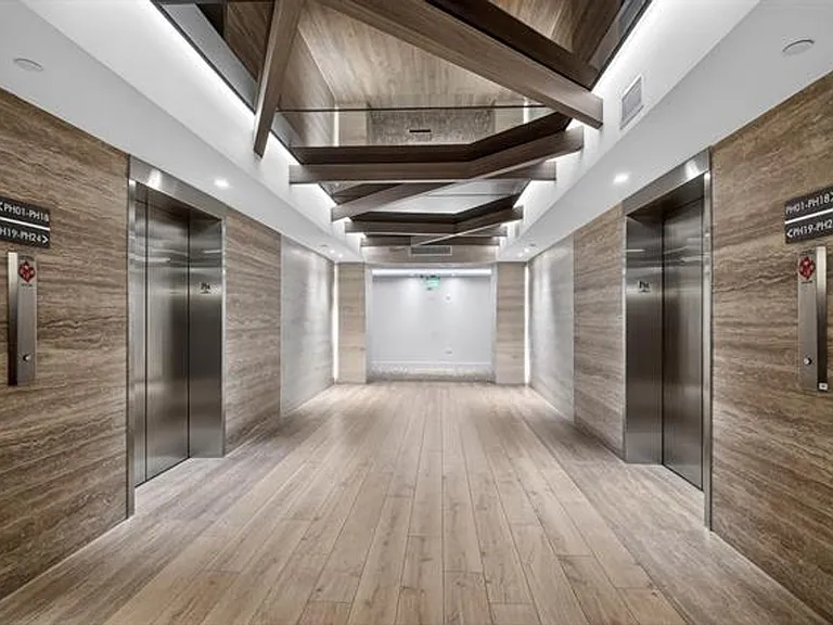 2301 Collins Ave #Penthouse 14 — Photo 23