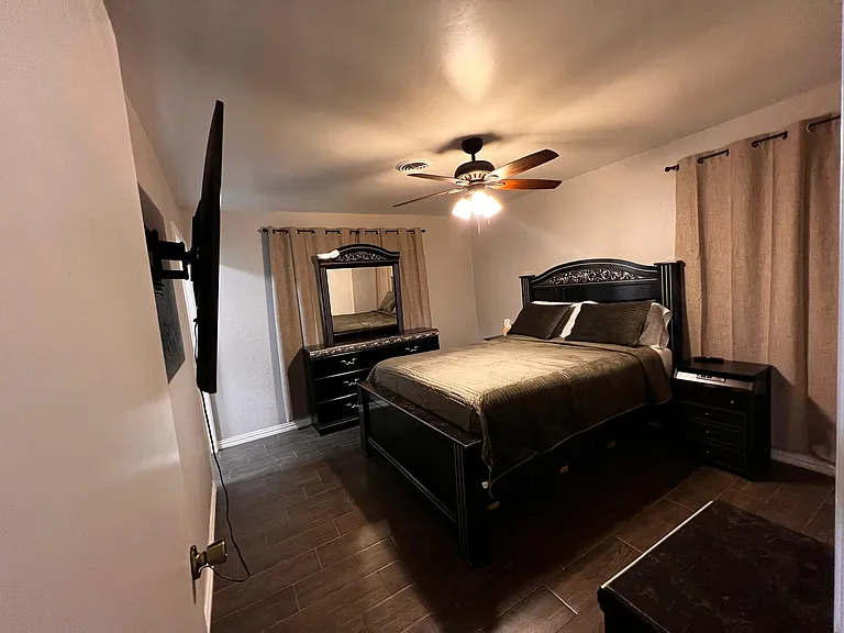 2504 Baylor Ave — Photo 41