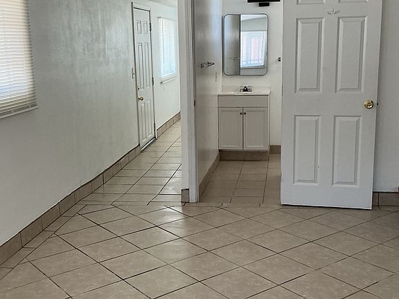 2nd image of 2601 Cleveland Way #1