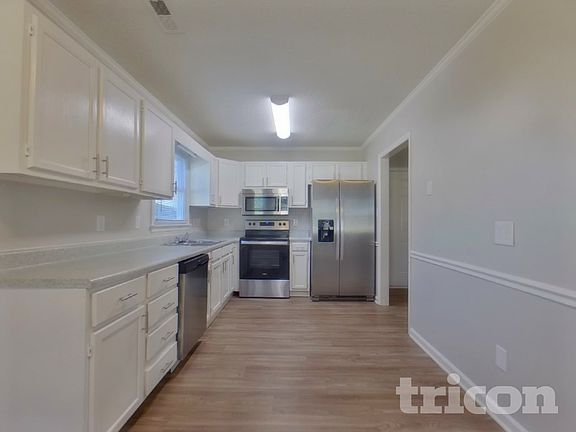 5th image of 1305 Rock Knoll Dr