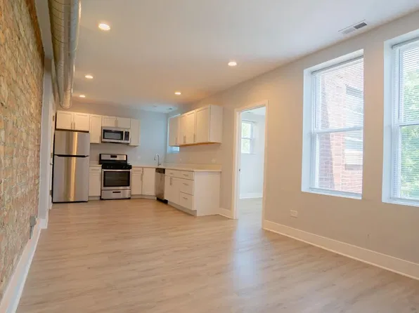 1600 W Lunt Ave #2, Chicago, IL 60626