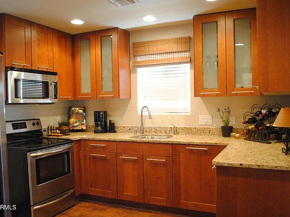 5th image of 3302 E PINCHOT Avenue #10