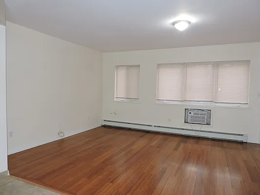 Rented by Realty Masters International | media 2