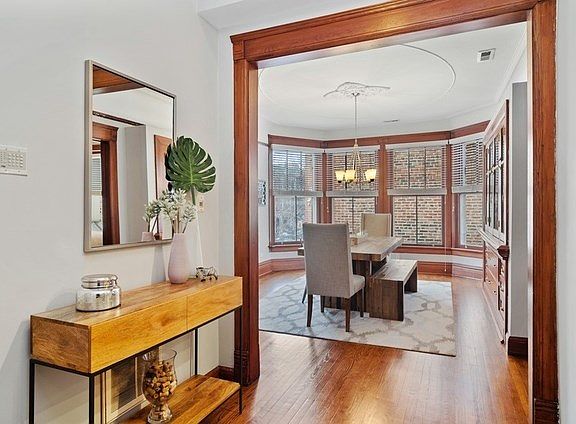 2nd image of 2221 N Lincoln Ave Suite 1-N