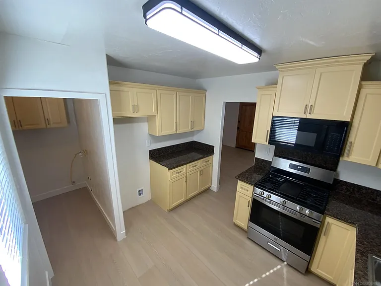 520 Glover Ave #A — Photo 10