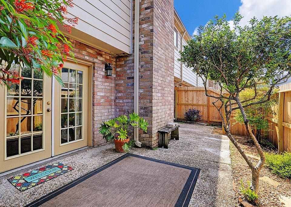 1st image of 10242 Briar Forest Dr