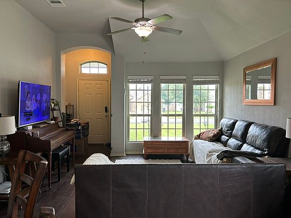 3rd image of 4113 Whispering Creek Dr