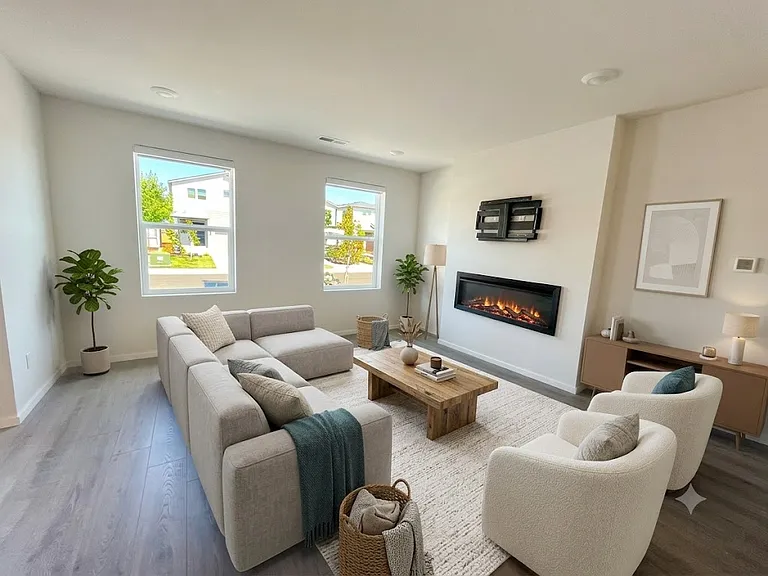 1107 SE 193rd Pl — Photo 3
