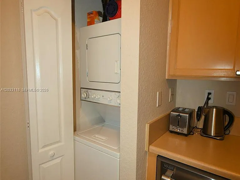 6001 SW 70th St #320 — Photo 8