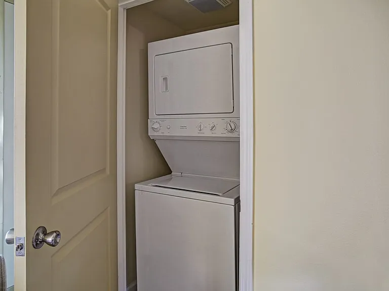 Regency Woods — Photo 15