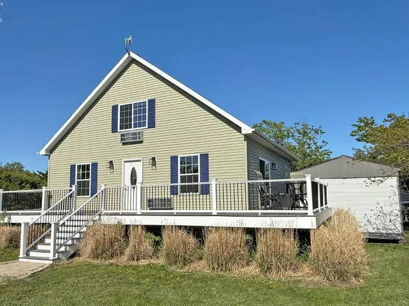 203 Lower Cliff Dr, Kelleys Island, OH 43438