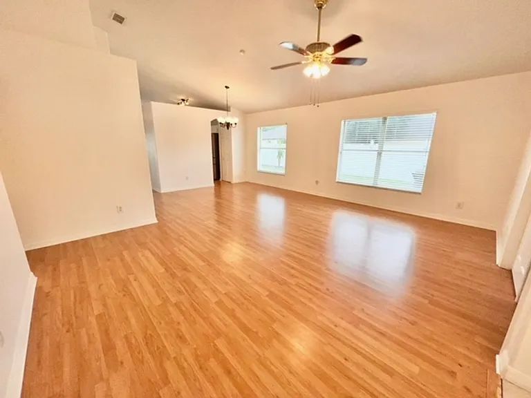 4403 Brookdale Ct — Photo 3