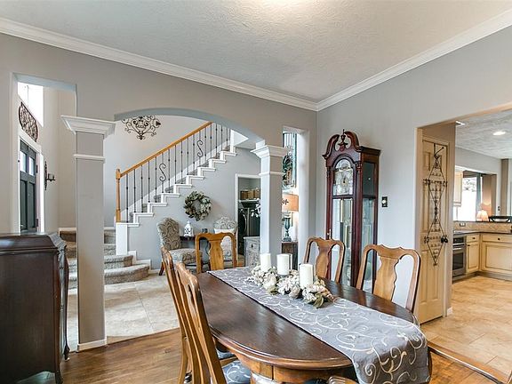 3rd image of 11831 Lakewood Trl