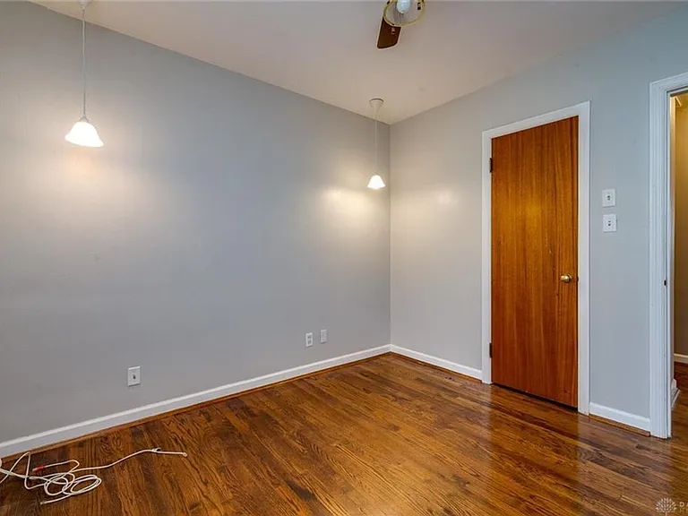 314 Beverly Pl — Photo 24