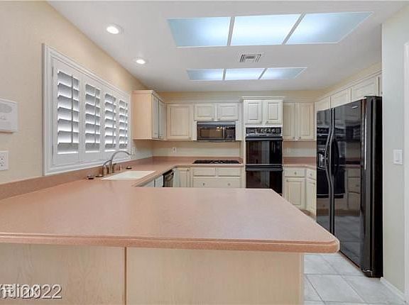 4th image of 2500 Sungold Dr