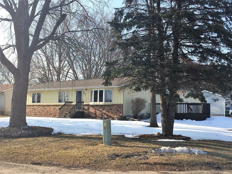 1st image of 308 E Grove St