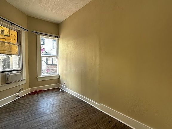 3rd image of 424 2nd St N #5