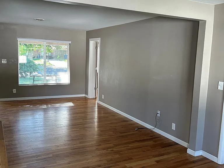 748 Scranton St — Photo 3