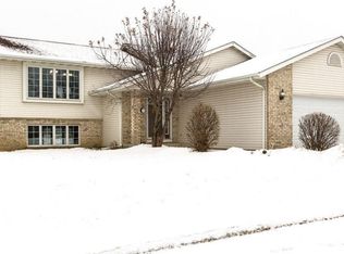 4520 Cornwall Dr NW, Rochester, MN 55901