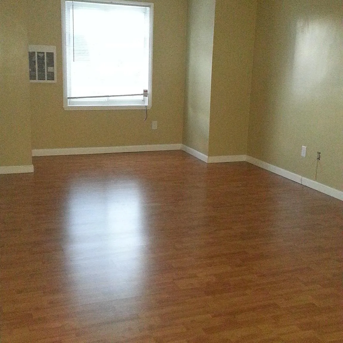 3 bed, $2,100 — Photo 2