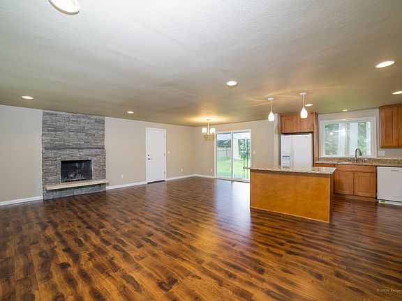 2nd image of 4002 107th Pl NE