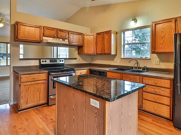 5th image of 4808 Farland Dr
