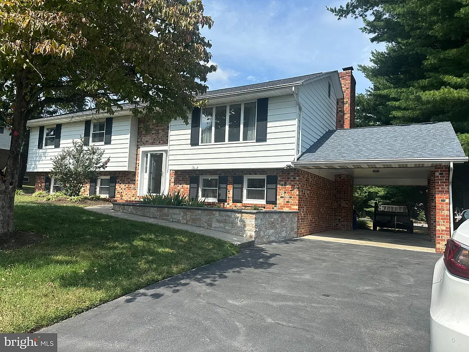 9400 Tiller Dr