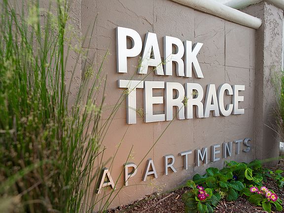 3rd image of 6425 Reseda Blvd #214