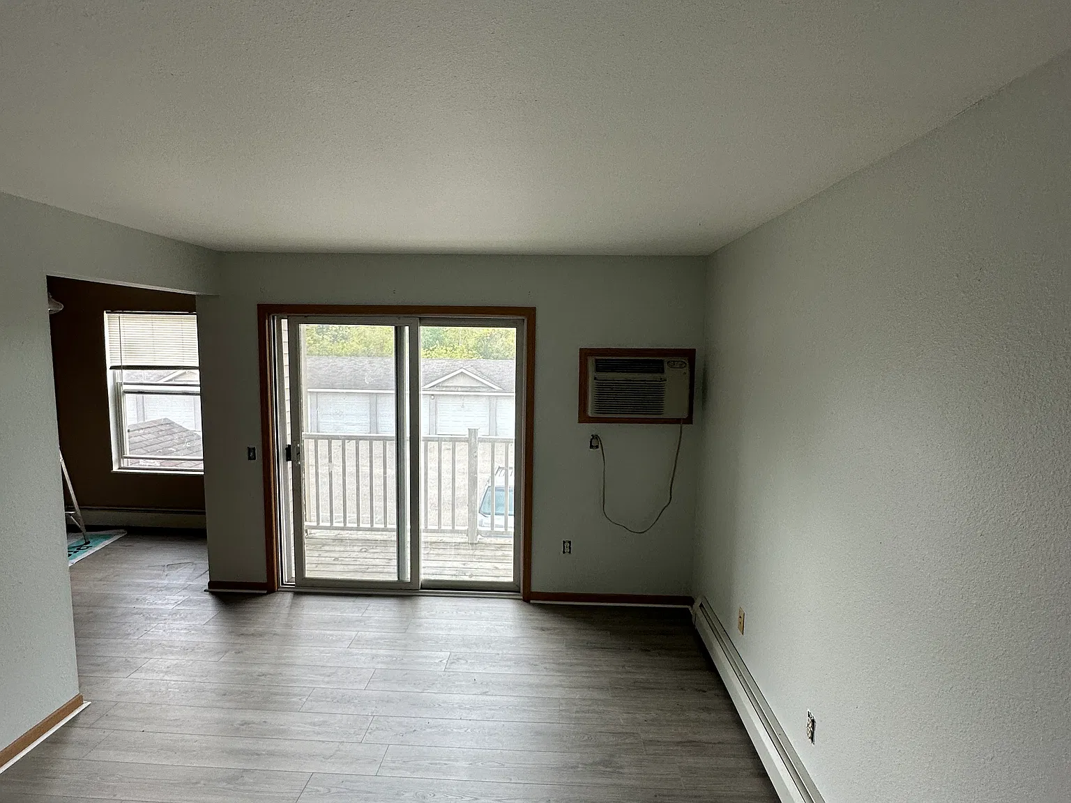 2 bed, 1.5 bath, 747 sqft, $1,185 — Photo 1