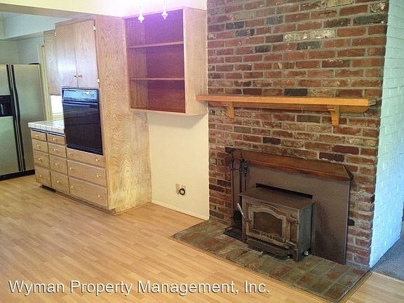 3rd image of 2511 Linda Vista Ave