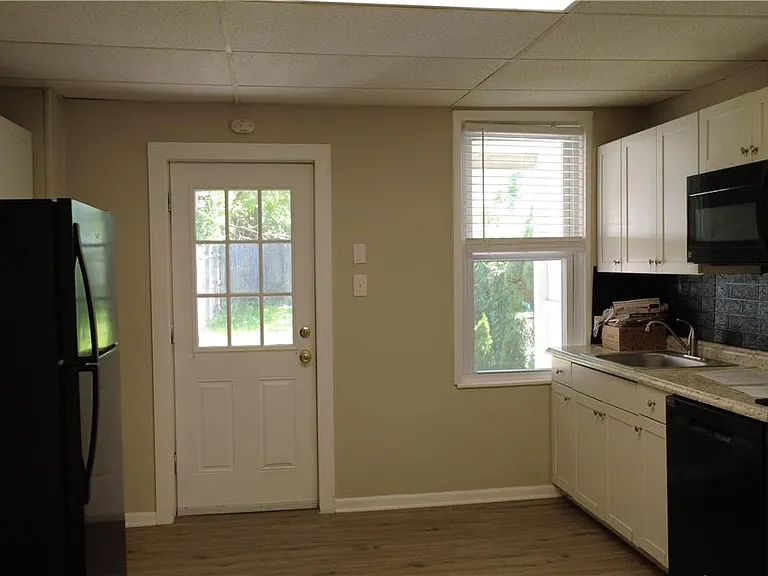 810 Pine St — Photo 11