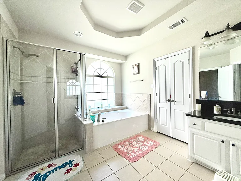 7430 Hidden Cove Ln — Photo 21