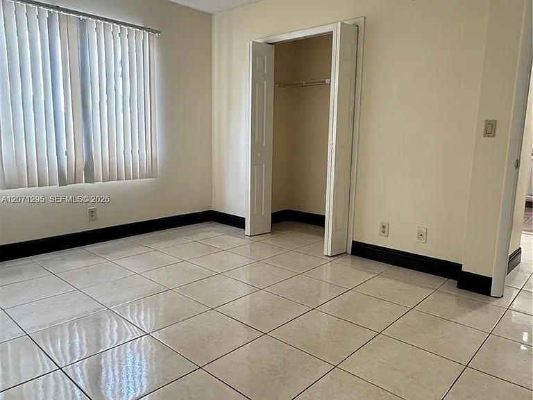 215 Lakeview Dr #105 — Photo 5