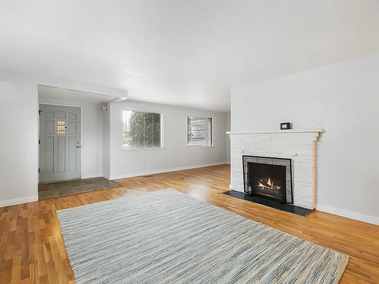314 18th St NW — Photo 5