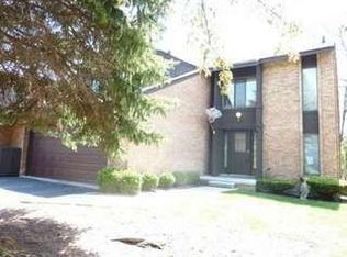 2209 Rhine Rd #35, West Bloomfield, MI 48323