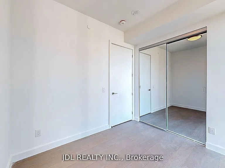 81 Wellesley St E #2101 — Photo 16