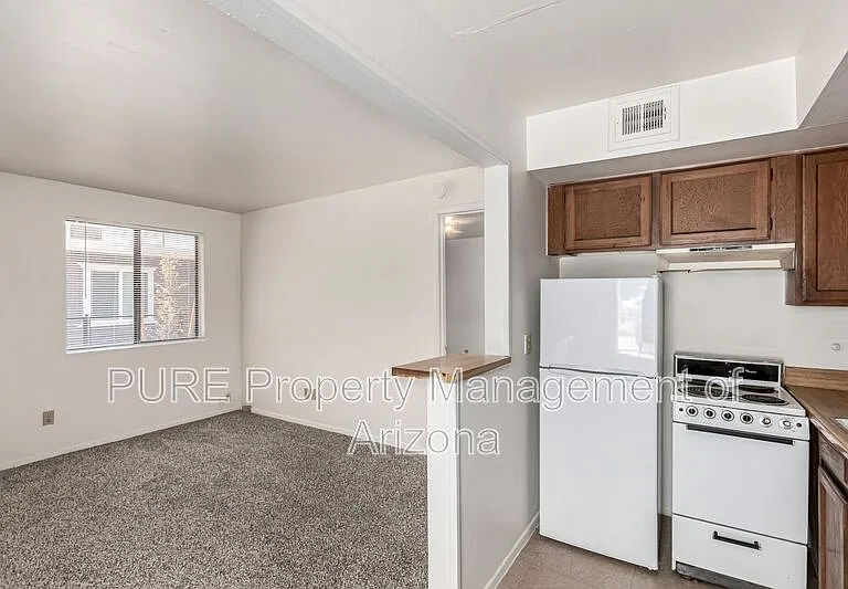 810 W 2nd St #D — Photo 17