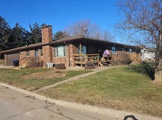 1604 13th Ave, Belle Plaine, IA 52208
