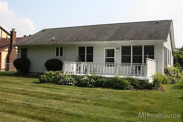 3 bed, 1600 sqft, $2,000 — Photo 2