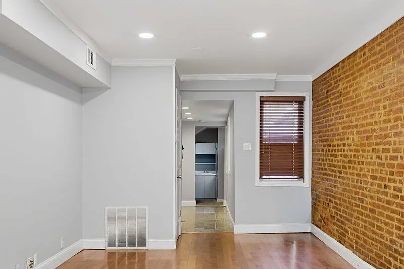2 bed, 2.5 bath, 1551 sqft, $2,300 — Photo 2