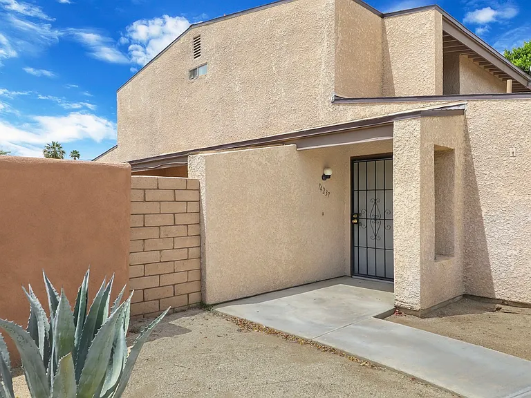 74237 Catalina Way — Photo 24