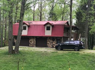 Strawberry Rd, Saint albans, WV 25177