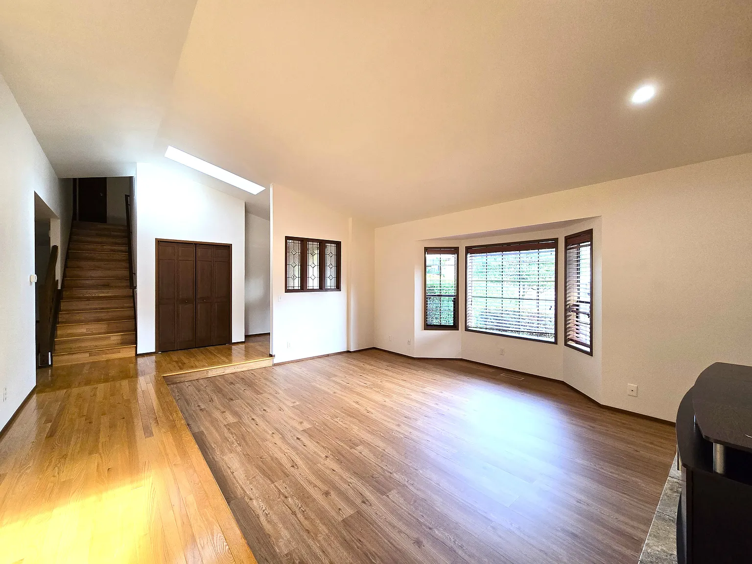 4 bed, 2429 sqft, $4,000 — Photo 3
