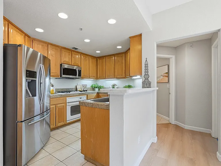 599 Marble Arch Ave — Photo 18