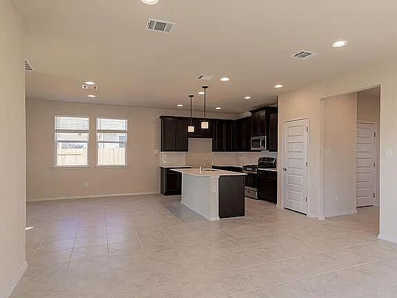 3rd image of 229 Gray Wolf Dr