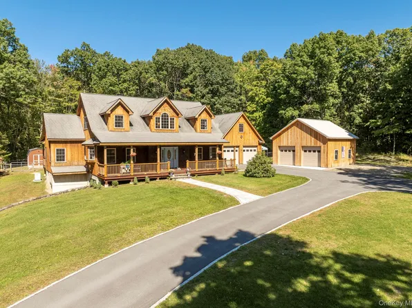 36 Appaloosa Lane, Millbrook, NY 12545