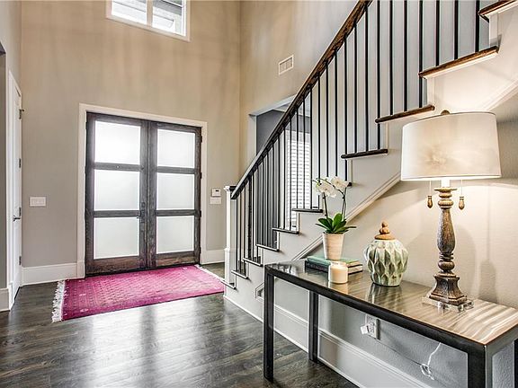 3rd image of 6517 Lake Circle Dr